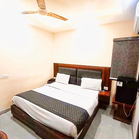 Hotel Shiva International Near By Igi Airport New Delhi Buitenkant foto