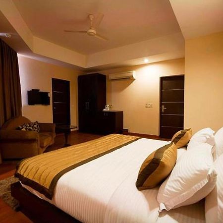 Hotel Shiva International Near By Igi Airport New Delhi Buitenkant foto