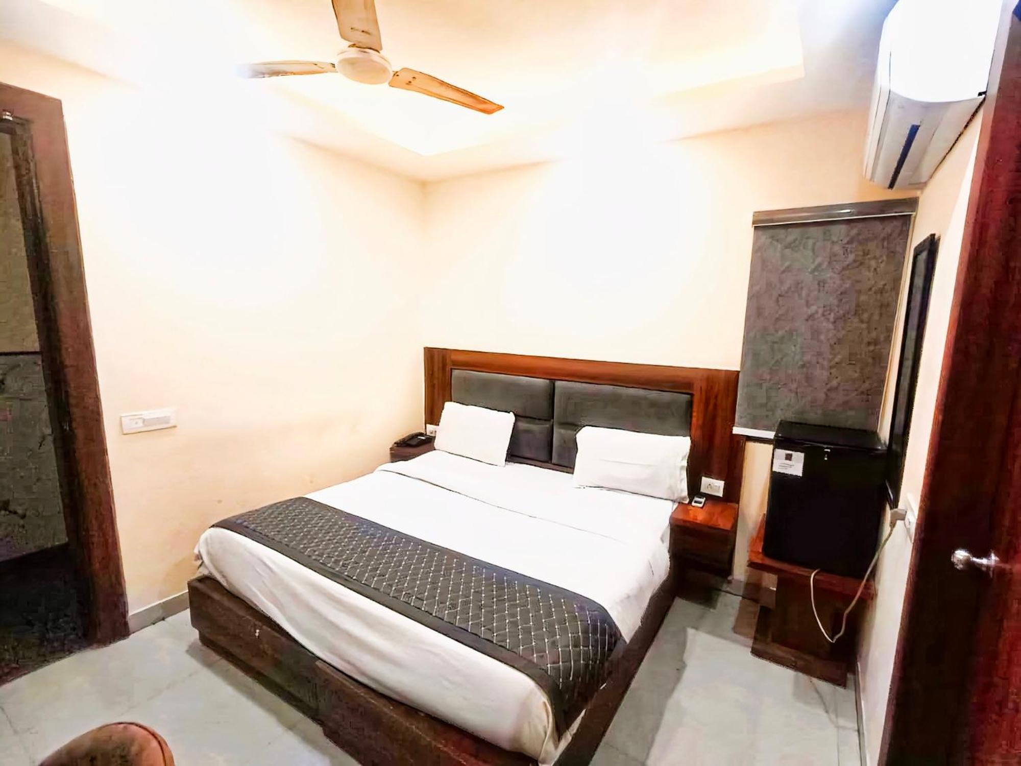 Hotel Shiva International Near By Igi Airport New Delhi Buitenkant foto