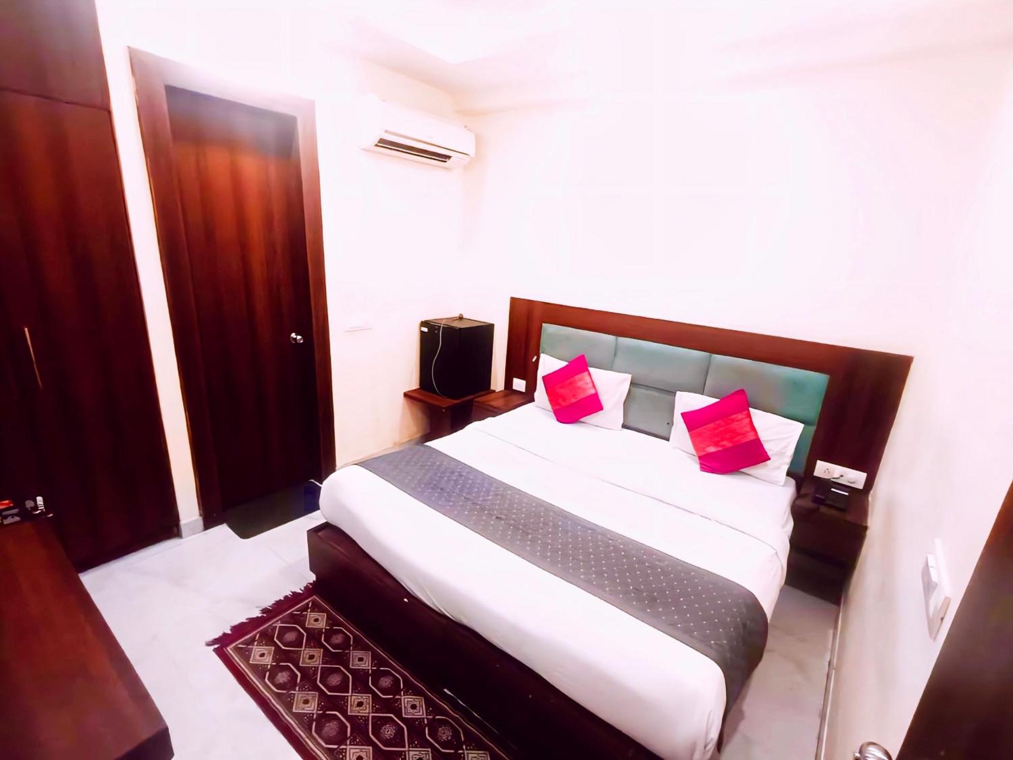 Hotel Shiva International Near By Igi Airport New Delhi Buitenkant foto